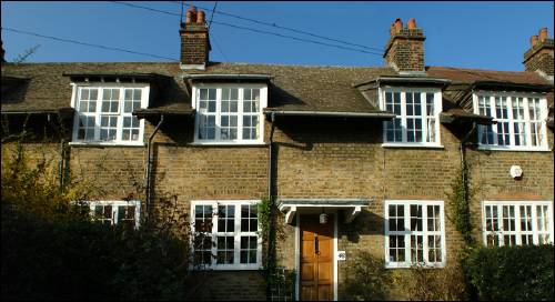 48 Asmuns Place